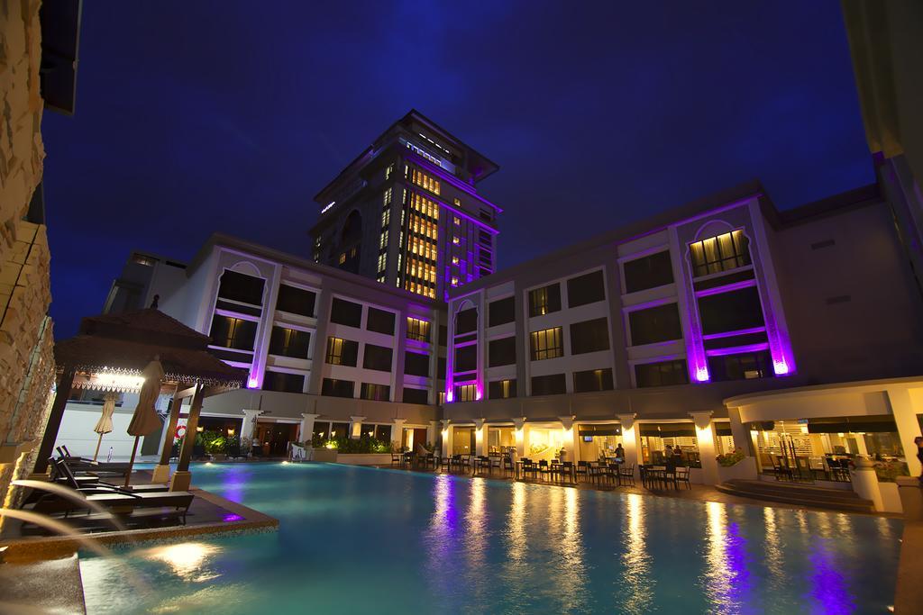 Perdana Kota Bharu Hotell Exteriör bild