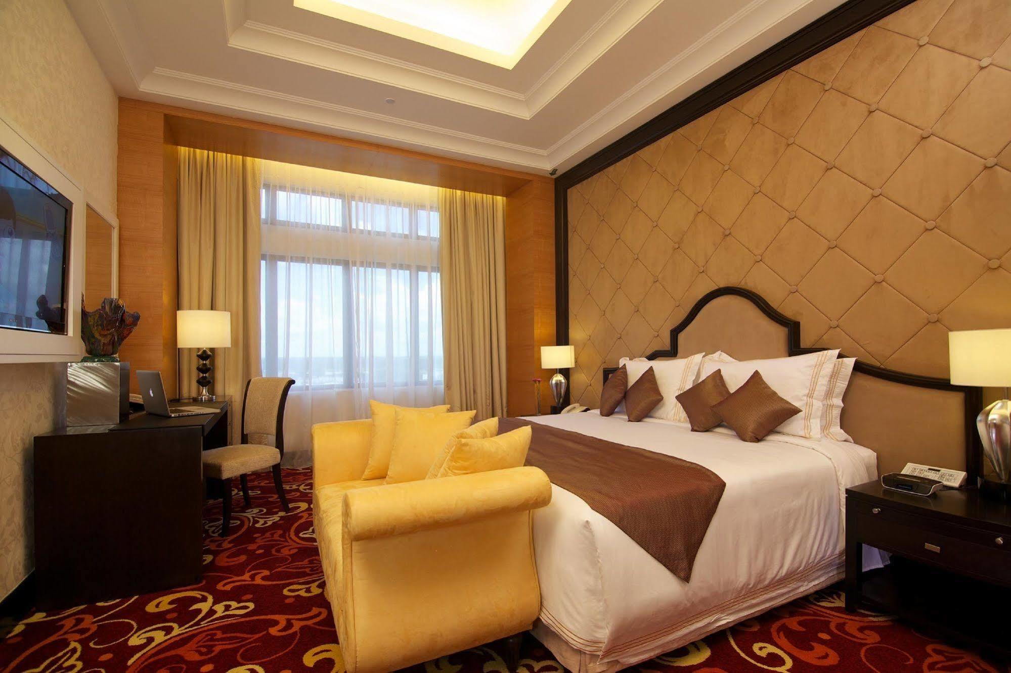 Perdana Kota Bharu Hotell Exteriör bild